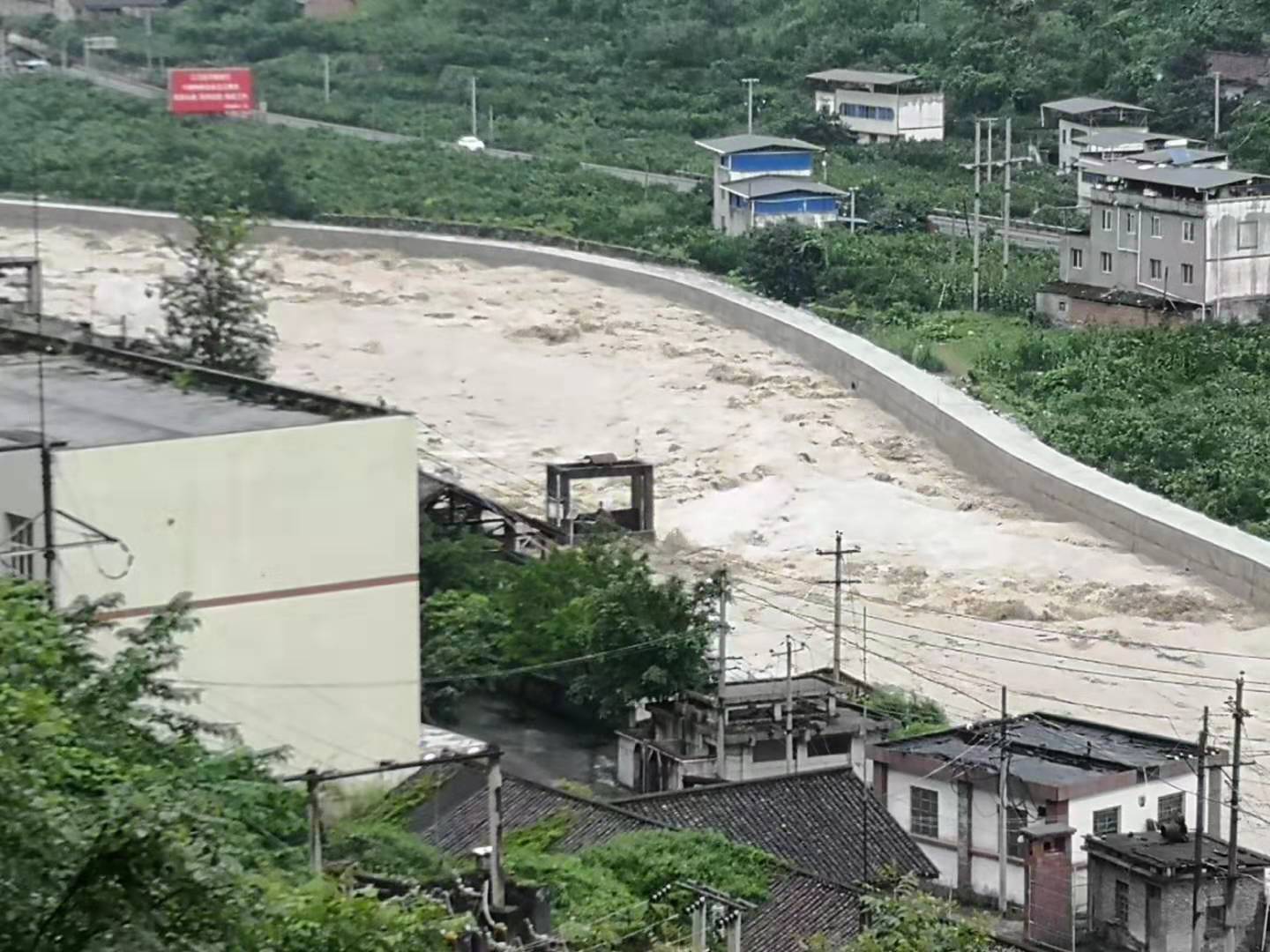 石棉县楠桠河回隆村防洪治理工程成功应对楠桠河首个洪峰